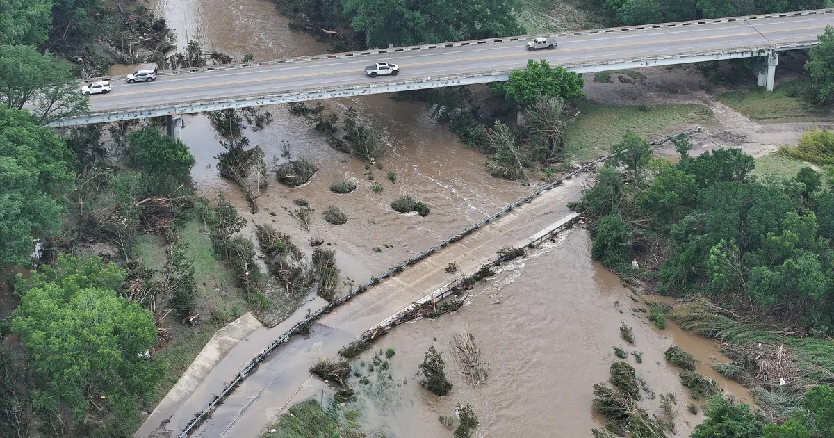 Texase tulvaohvrite arv kerkis üle viiekümne, 27 tüdrukut on kadunud