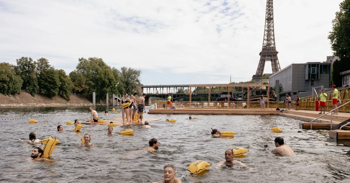 Pariisis suleti Seine'i jõe ujumiskohad päev pärast nende taasavamist