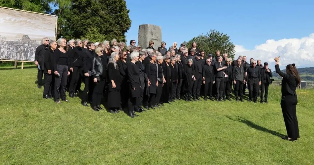 Peetri kirikus kuuleb koori, mis on pea sama vana kui laulupidude traditsioon