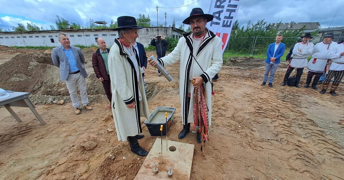 VIDEOLUGU ⟩ «Oluline lüli põlluviljade kasvataja ja tarbija vahel.» Setomaal pandi nurgakivi miljoneid maksvale aiasaaduste keskusele