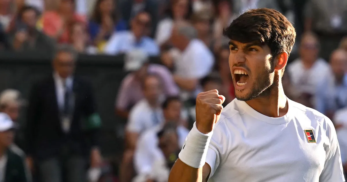 Tiitlikaitsja edenes ülikindlalt poolfinaali, naiste esireket oli raskustes