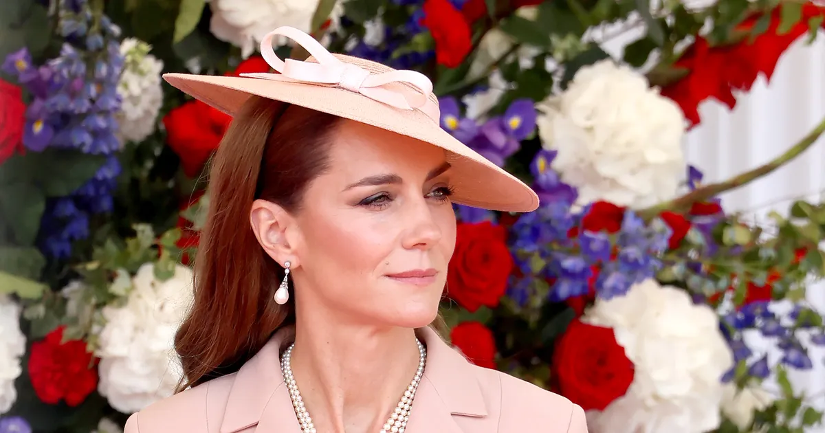 FOTOD JA VIDEO ⟩ Windsori lossis läks kuumaks: väidetavalt flirtis president Macron Kate Middletoniga riiklikul õhtusöögil