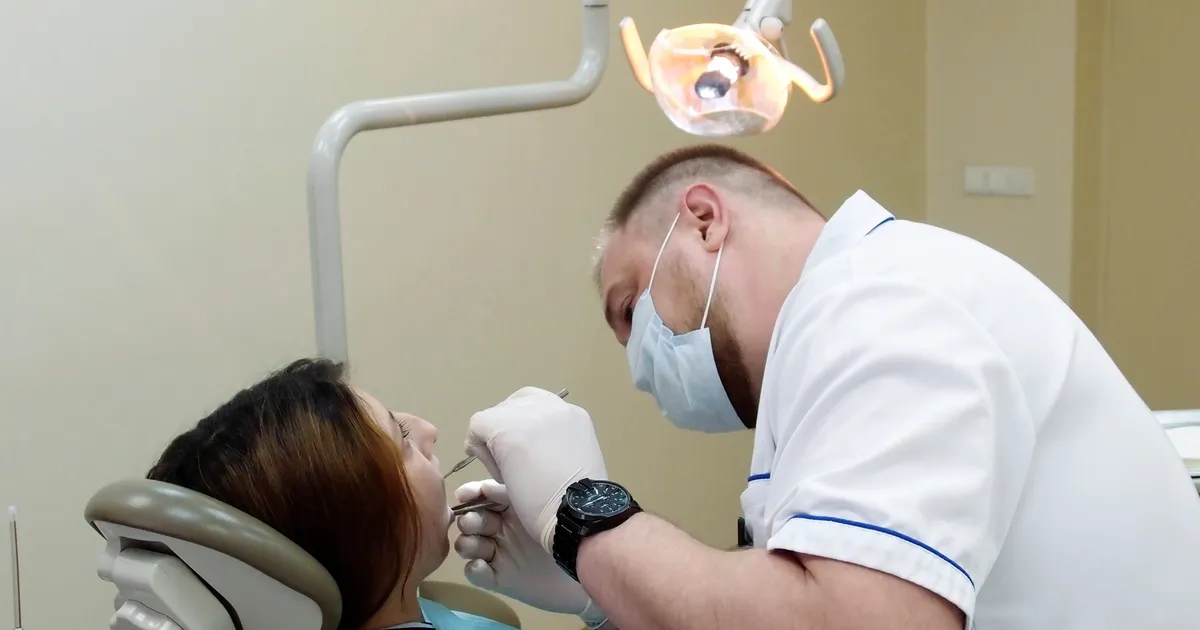 SANKTSIOONID SUUS ⟩ Venemaa elanikud eelistavad hambaid ravida koduseinte vahel