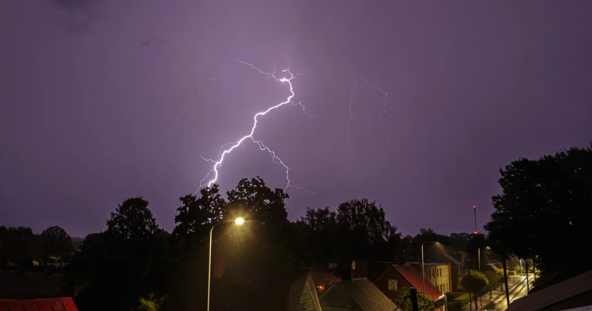 SÜNOPTIK SELGITAB ⟩ Millist ohtu võib kujutada reedel pea kogu Eestit tabav äike?
