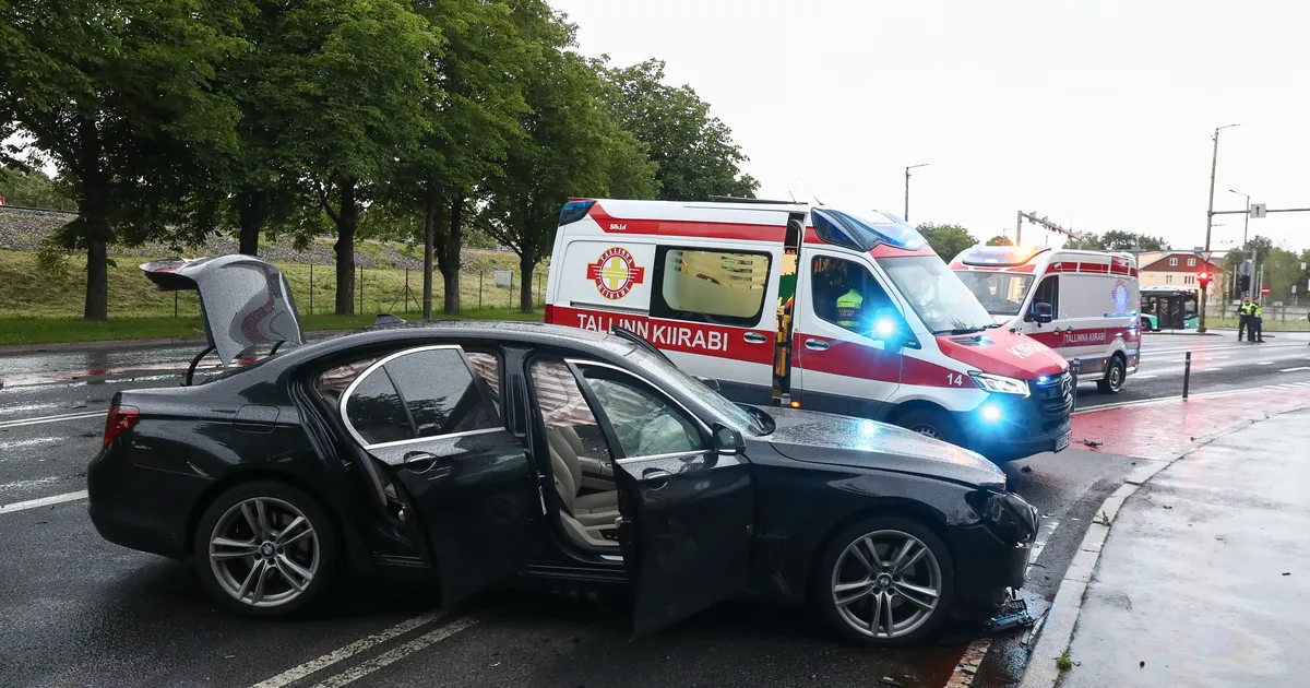 VIDEOD JA FOTOD ⟩ Raske liiklusõnnetus Tallinnas viis kolm inimest haiglasse
