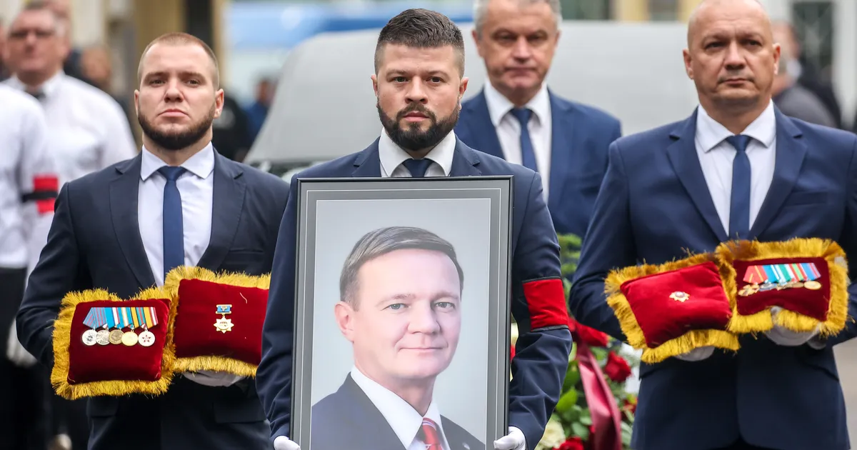 MUUTUNUD REEGLID ⟩ Transpordiministri enesetapp tekitab Vene eliidis ärevust