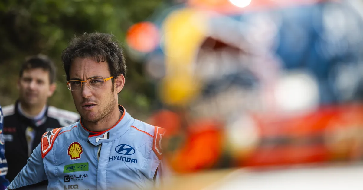 Neuville kiitis Eesti rallifänne