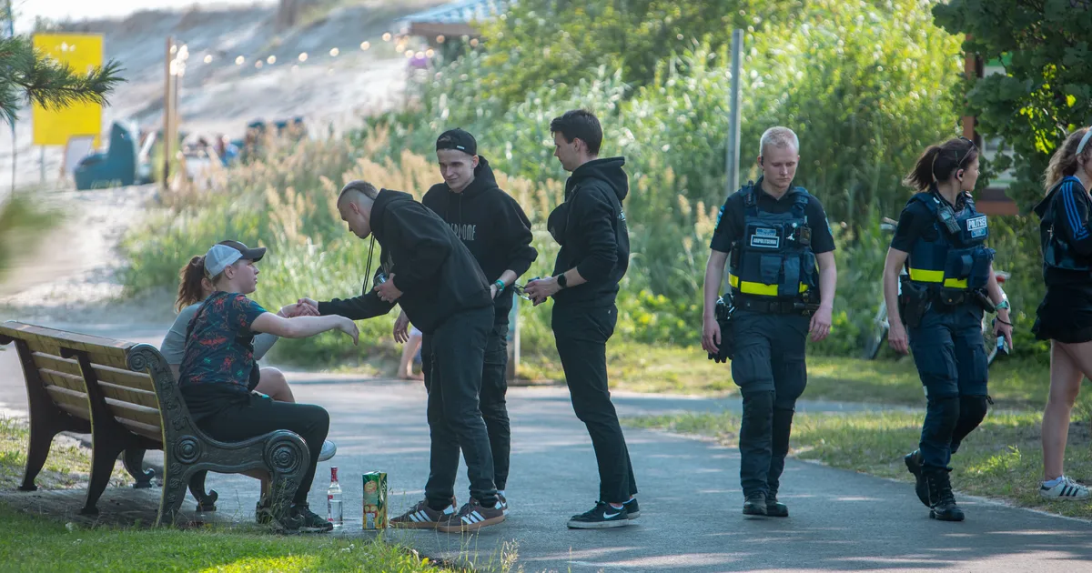 VIDEO ⟩ Te ei tohi seda pilti kellelegi näidata! Politseiniku käsk Postimehe ajakirjanikule Beach Grindil