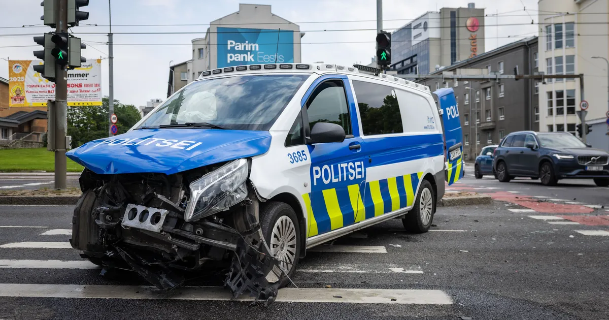 FOTOD ⟩ Väljakutsele sõitnud politseiauto sattus avariisse