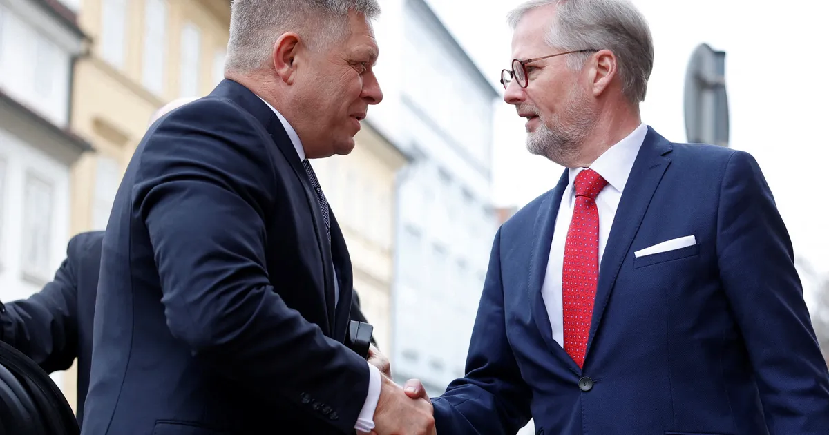 KOKKULEPE LÄHEDAL ⟩ Tšehhi peaminister meelitas Ficot Vene sanktsioonidega nõustuma