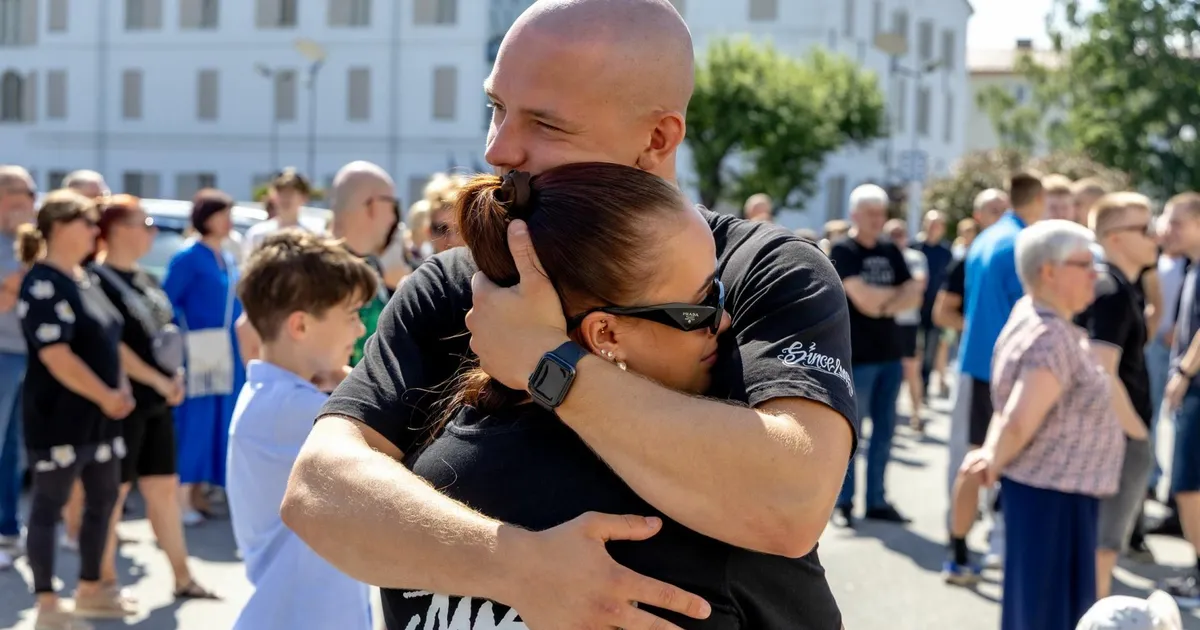 GALERII ⟩ Ajateenistusse mineja: Pool kotti on komme täis