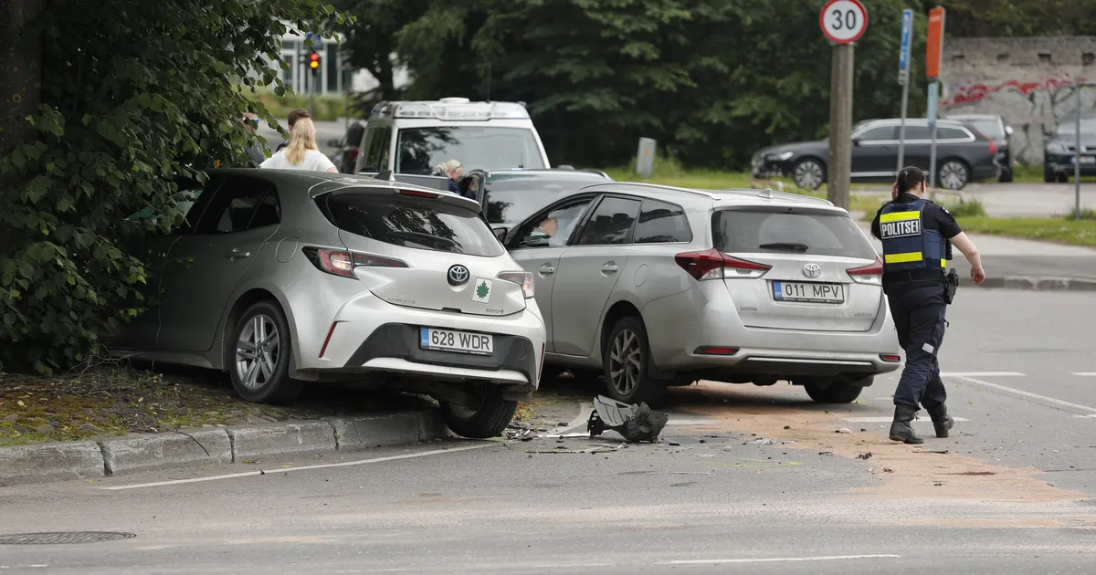 FOTOD ⟩ Vilmsi tänaval põrkasid kokku Toyotad