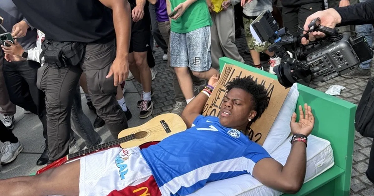 Stenbocki maja aiast sisse pugenud poiss ja tõuksidega kihutavad fännid: kuidas möödus IShowSpeedi Tallinna külastus politsei jaoks?