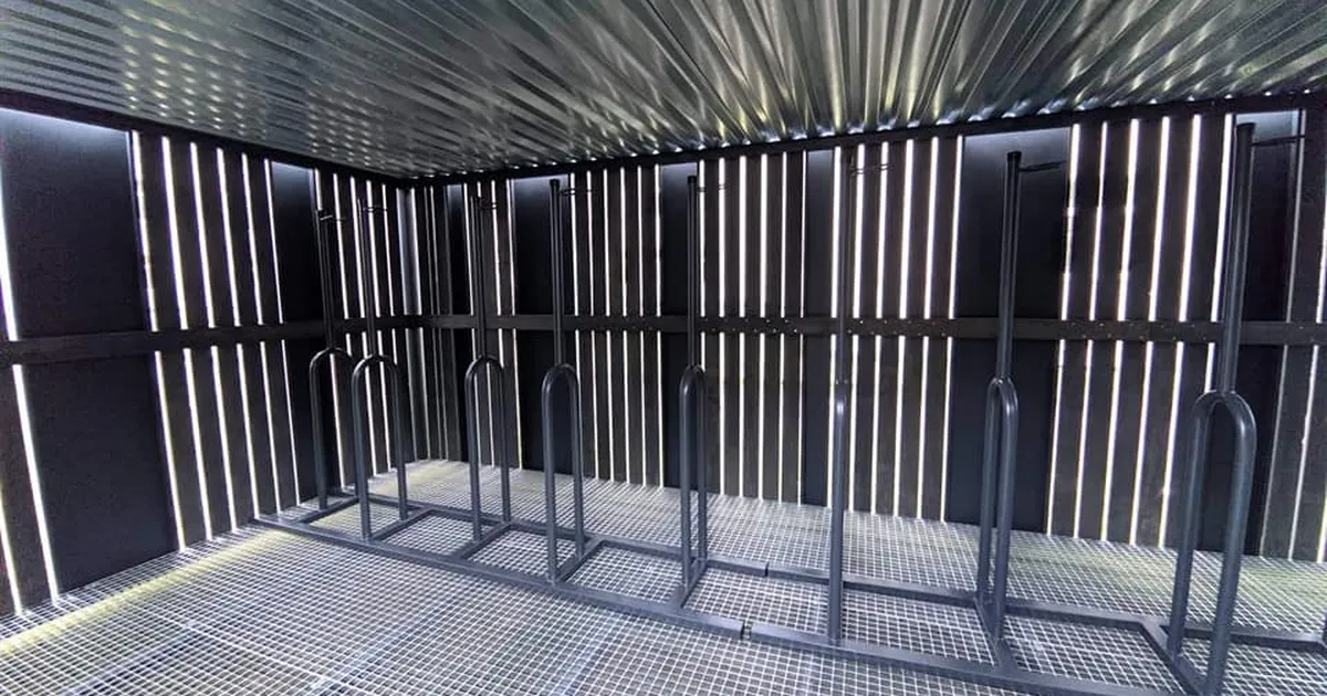 Linnavalitsus tühistas Tallinna rattamajade hanke