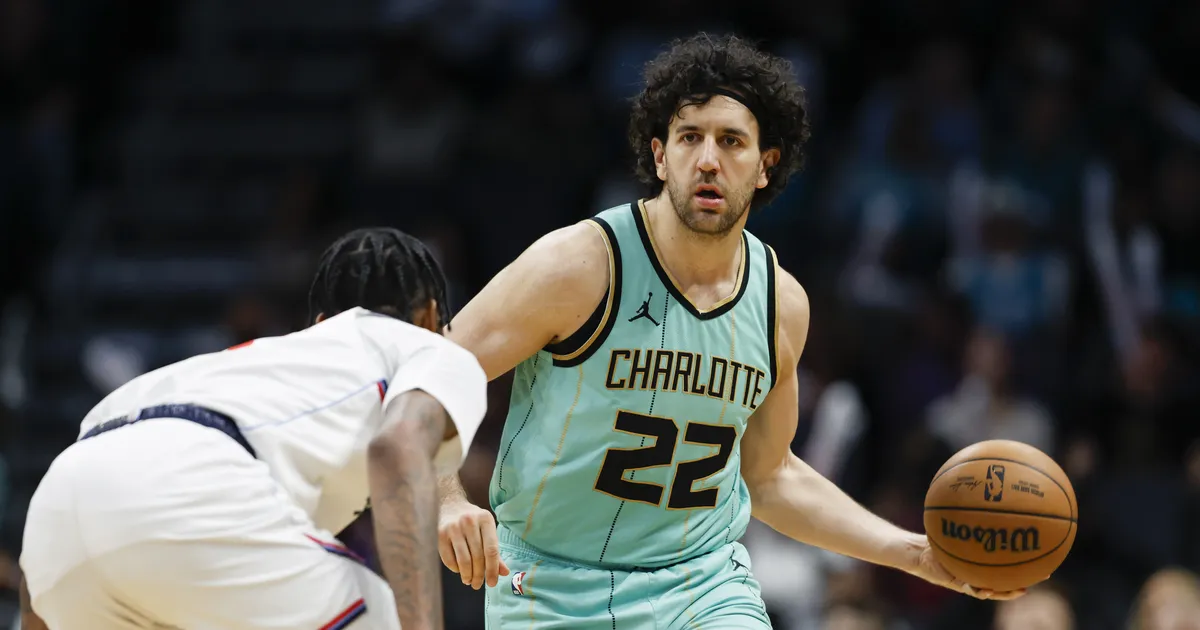 Rahapakiga oimetuks: NBAs õnne proovinud kahekordne MVP liitus Euroliiga uustulnukaga