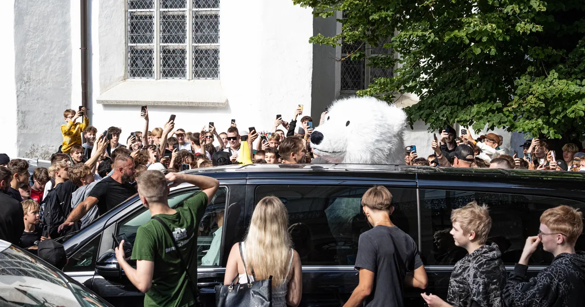 Maailmakuulus juutuuber IShowSpeed jäi politseile vahele turvavööta sõiduga