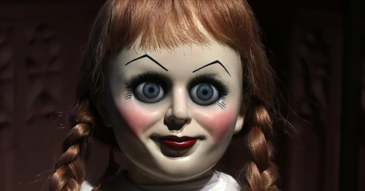 UUED DETAILID ⟩ Paranormaalsuse uurija surma hetkel ei olnud hotellitoas deemonlikuks peetud nukku