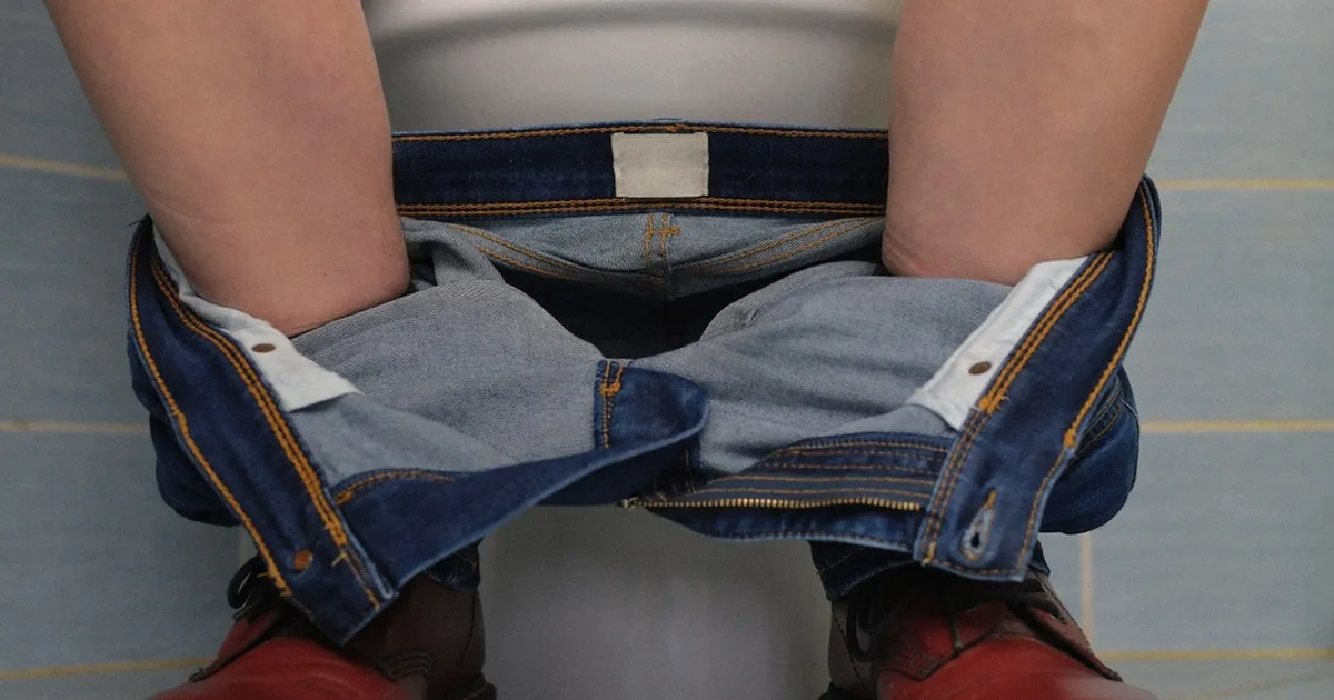 Mees läks korraks tualetti ja kadus, kuus päeva hiljem leiti tundmatu surnukeha