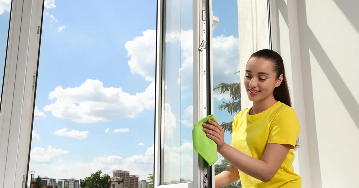 Unusta keemia! See lihtne trikk teeb su aknad säravpuhtaks