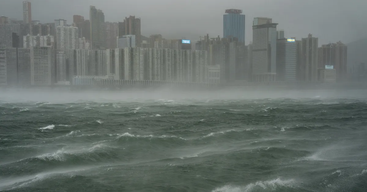 Hongkong andis taifuun Wipha saabumisel kõrgeima ohuhoiatuse