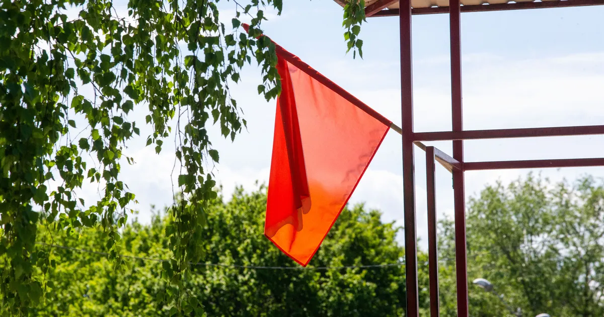 Enterokokke leidub ohtlikult palju. Emajõe ujumiskohtades ja Verevi rannas lehvib punane lipp