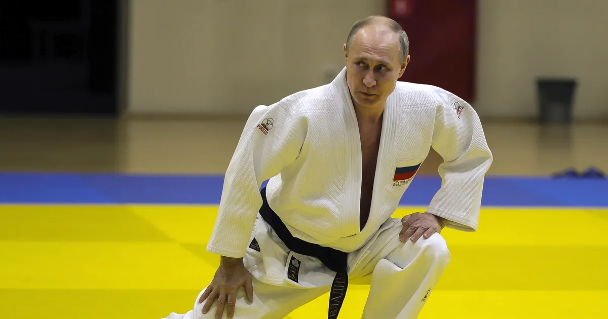 FOTOD JA VIDEOD ⟩ Daily Mail: Putini kümneaastane salapoeg tegeleb võimlemisega nagu ta ema