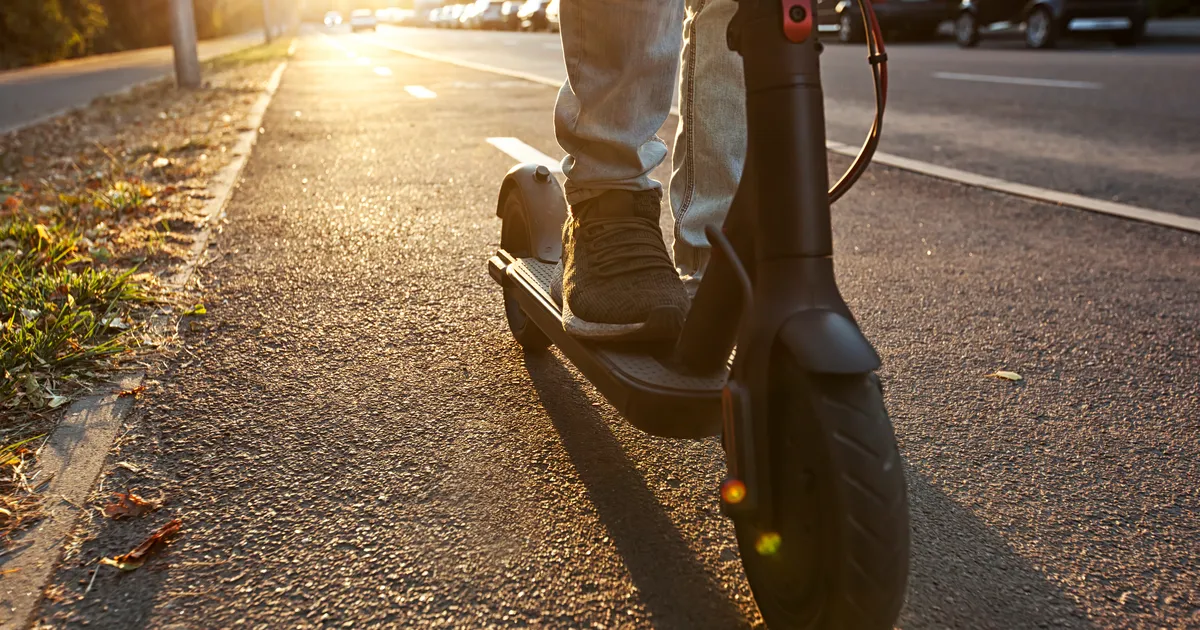 Soomes suri elektritõukerattaga õnnetusse sattunud 15-aastane tüdruk