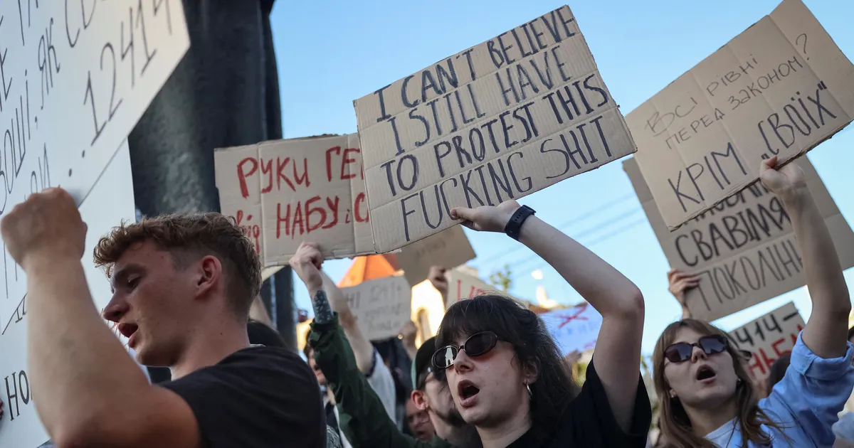 RAINER SAKS ⟩ Ukraina rikkus ühiskondlikku kokkulepet ja nüüd saab Venemaa kaost tekitada