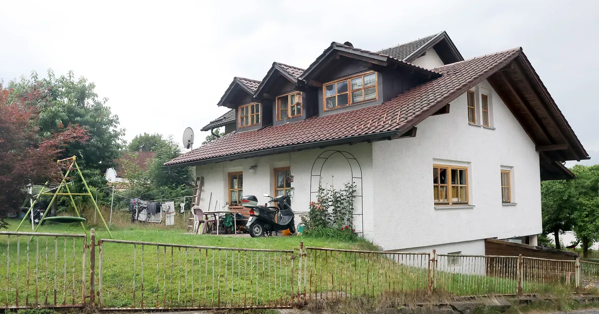 Rahulikku kuurortlinna raputab koletu kolmikmõrv: kolm surnukeha, üks tükeldatud ja peidetud külmkappi