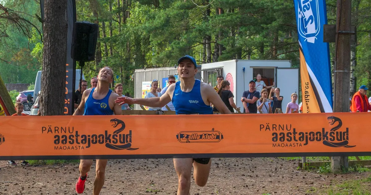 SUUR PILDIGALERII ⟩ Aastajooksjad kolisid leitsakus metsa ja said põneva finišiheitluse