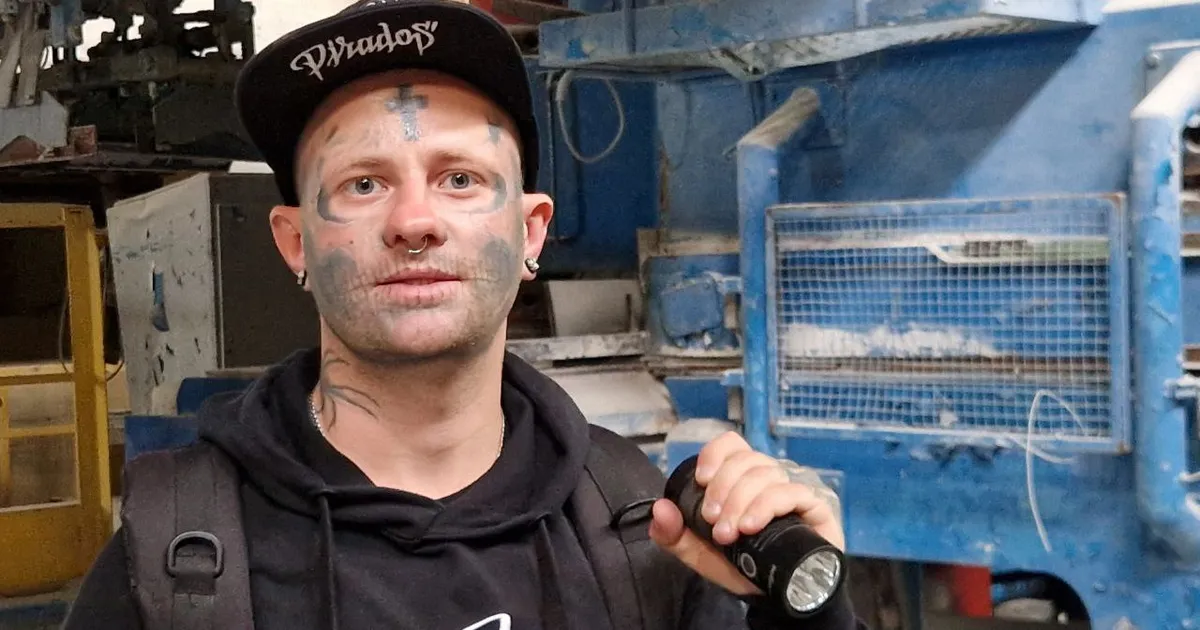 Tolm, hallitus ja mineviku mõistatused: stalker avab ukse Tallinna salapärasesse hüljatud tehasesse