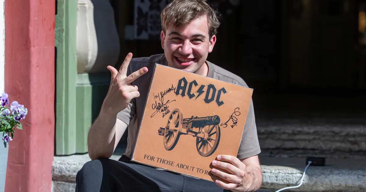 GALERII JA VIDEO ⟩ AC/DC fännid kogunevad kontserdipaika ja hotelli ette!