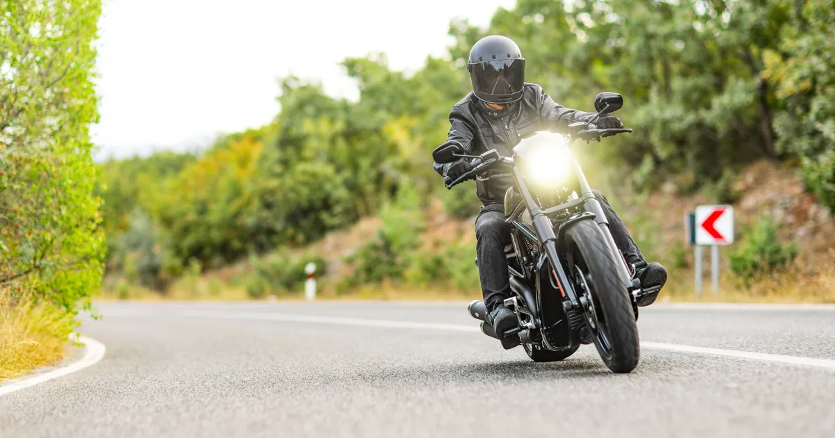 USKUMATU ⟩ Hukkunud Leedu mootorrattur jäi Poola tee ääres kaks päeva märkamatuks