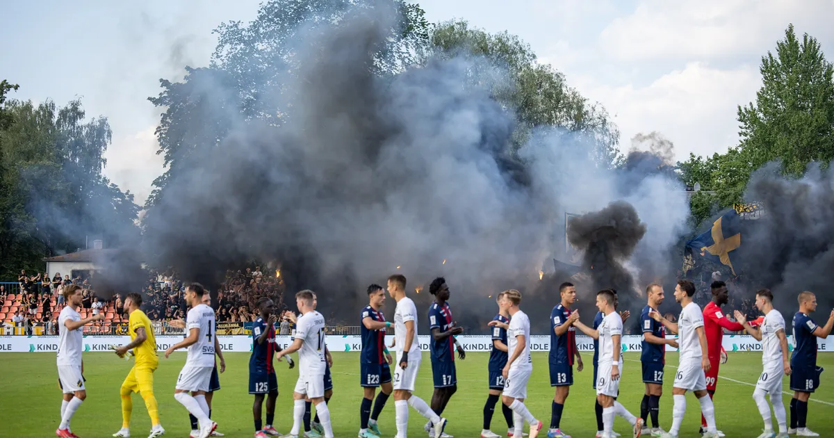 GALERII ⟩ Rootslased nüüd tulid mürinal kõik, aga jalgpall unustati maha