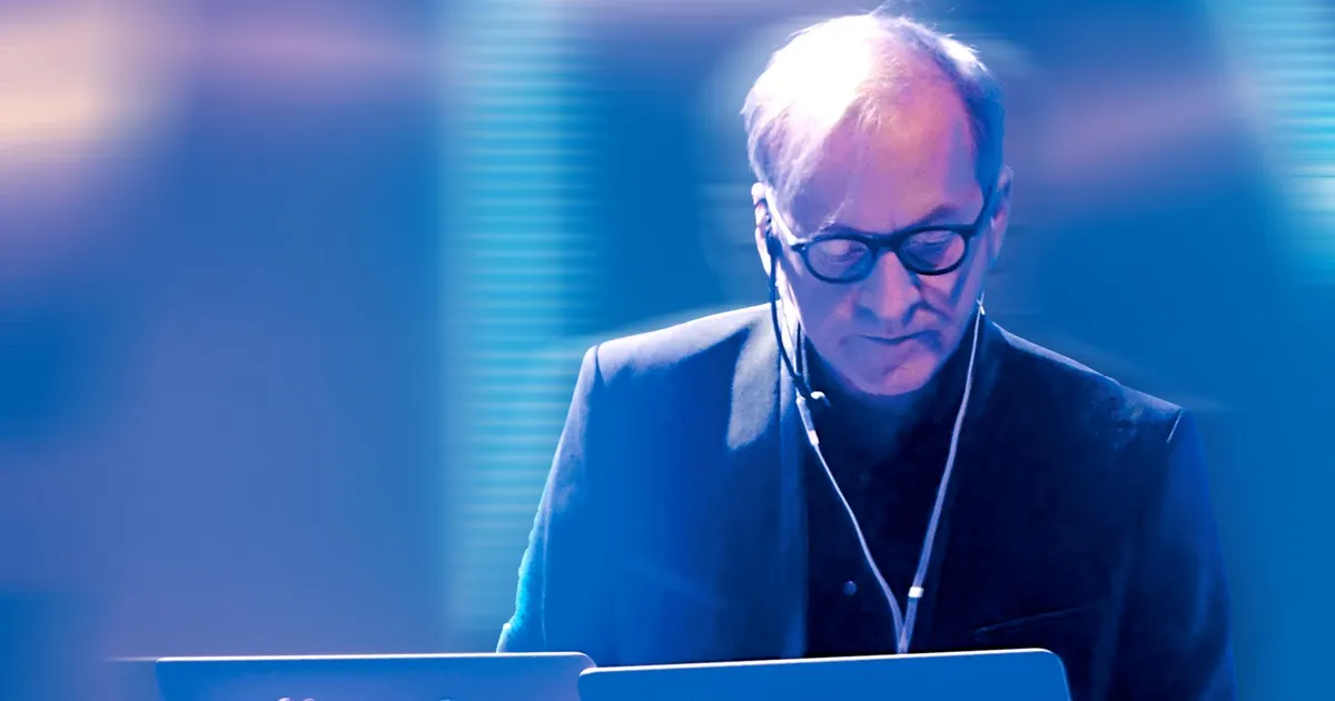 NÄDALA ALBUM ⟩ Koaalademaa estoelektrooniku valsirütmid