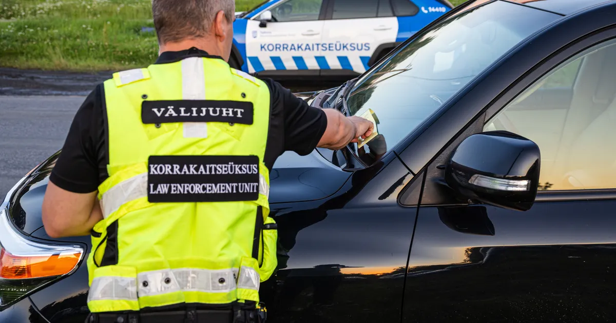 FOTOD ⟩ Mupo tegi valesti parkinud AC/DC kontserdi külastajatele ligi sada trahvi