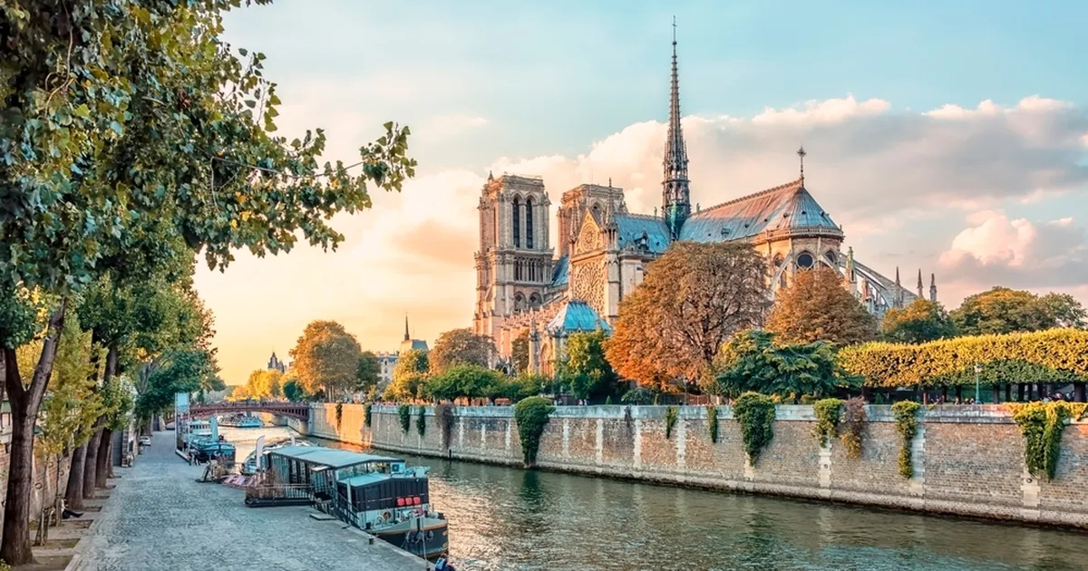 LÕPUKS! ⟩ Populaarse Euroopa linna jõgi on ujumiseks taasavatud