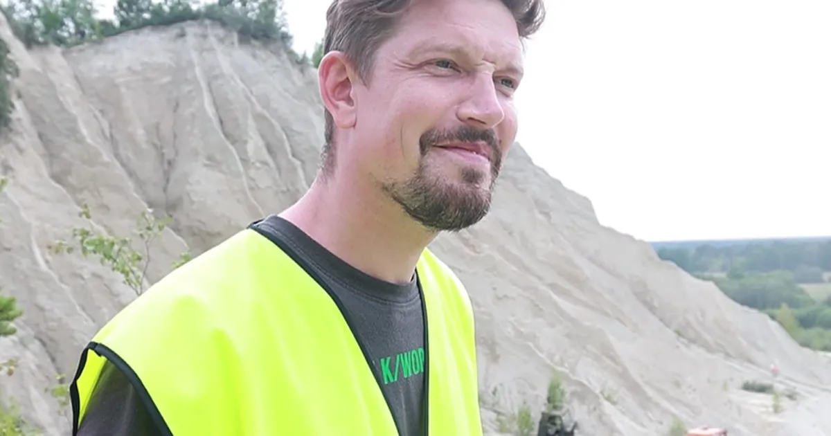 VIDEOINTERVJUU ⟩ Henrik Kalmet taaslavastab elusuuruste mudelitega klassiku: täpselt nagu lapsepõlveski – siis tundus ju kõik päris!