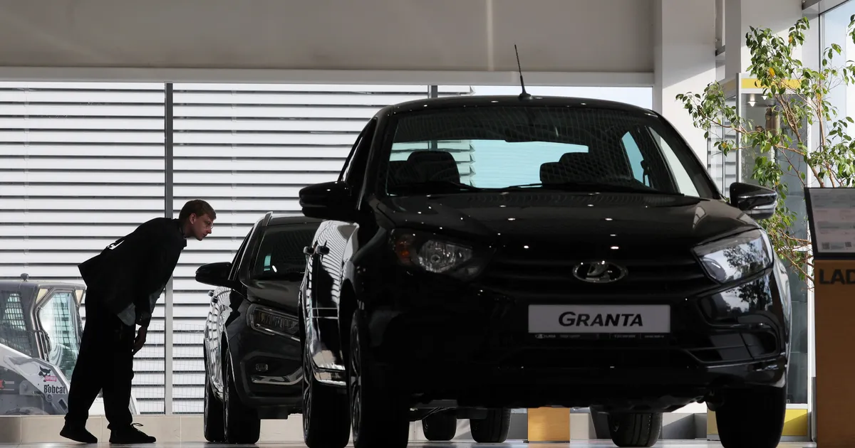 Venemaa automüük kihutab piduriteta mäest alla. Turg on tagasi 90ndates