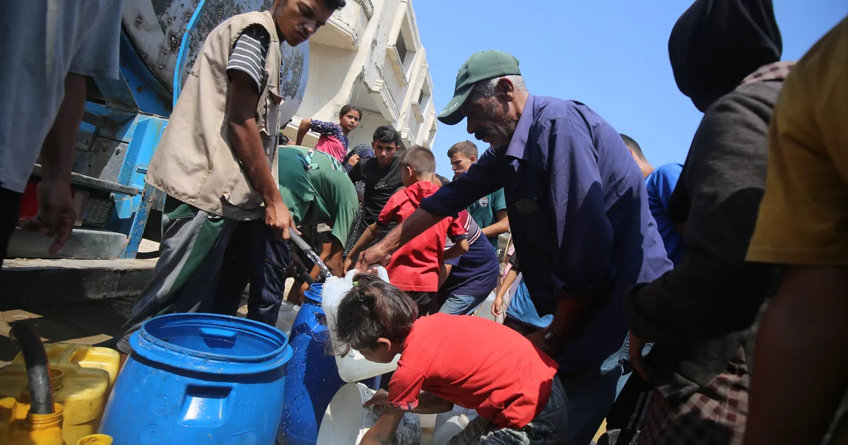 VIDEO ⟩ Iisraeli armee pani Gazas relvad korraks maha, toidupakke loobitakse ka õhust
