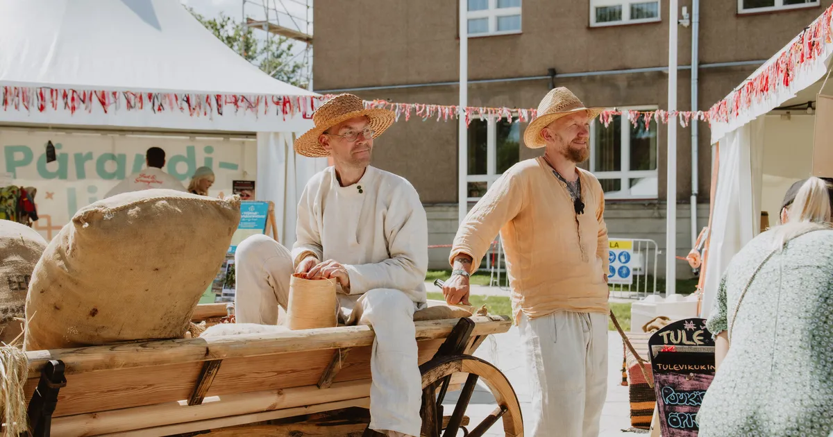 GALERII ⟩ Viljandi folk tegi rekordpäeva, rahvarohkeima kontserdi andsid Zetod