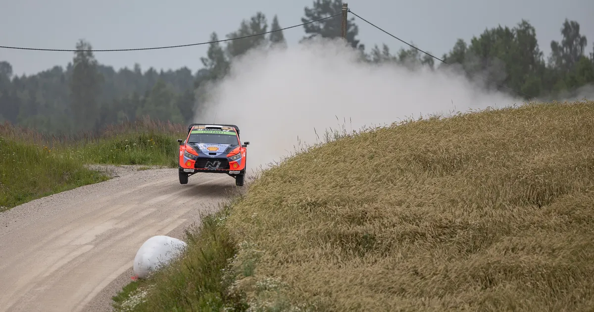 BLOGI ⟩ Soome ralli: maksimumi võtnud Rovanperä teenis viimaks koduvõidu, Tänak sai (eba)õnnega pooleks punkti kätte