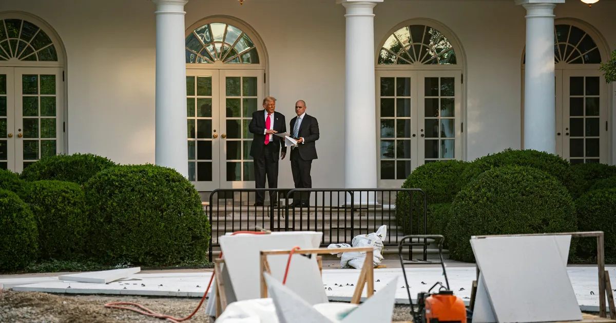 Kivi on kuningas! Trump kattis ajaloolise Valge Maja roosiaia sillutisega