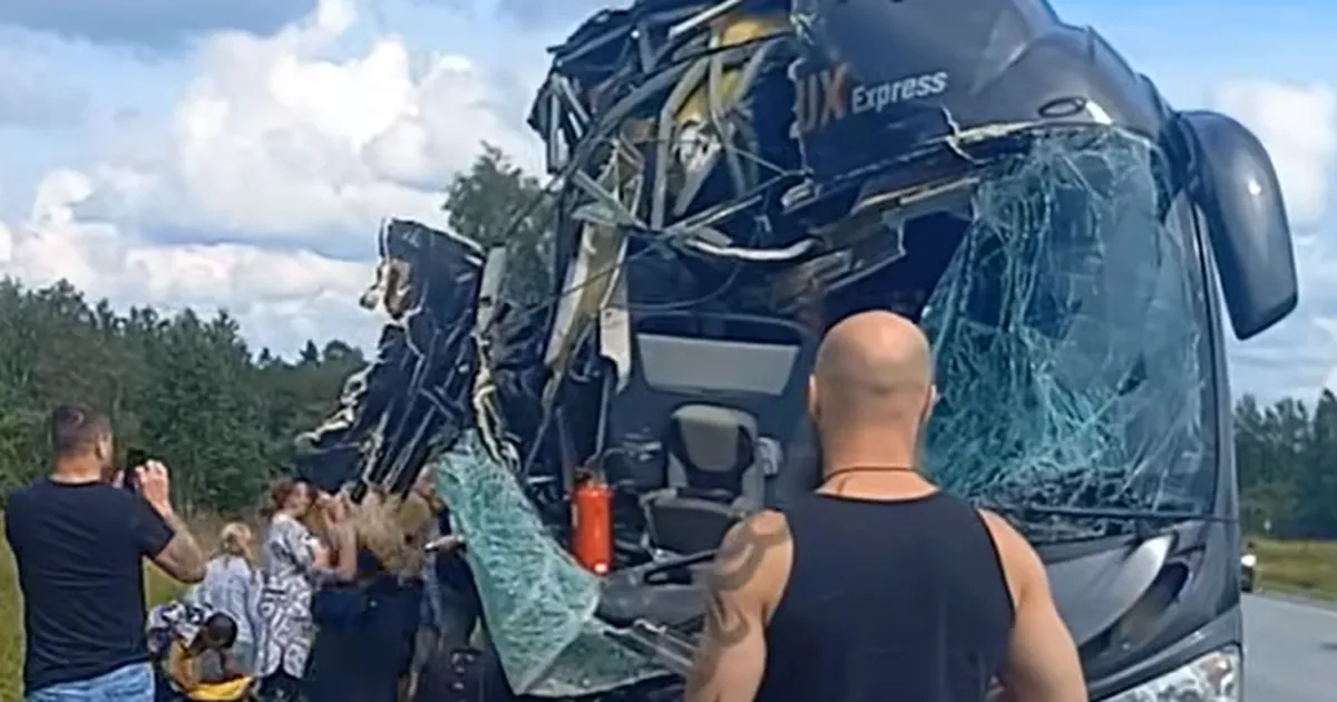 VIDEO ⟩ Saue lähistel raskesse bussiõnnetusse sattunud reisija jagab šokeerivat kaadrit sündmuskohalt
