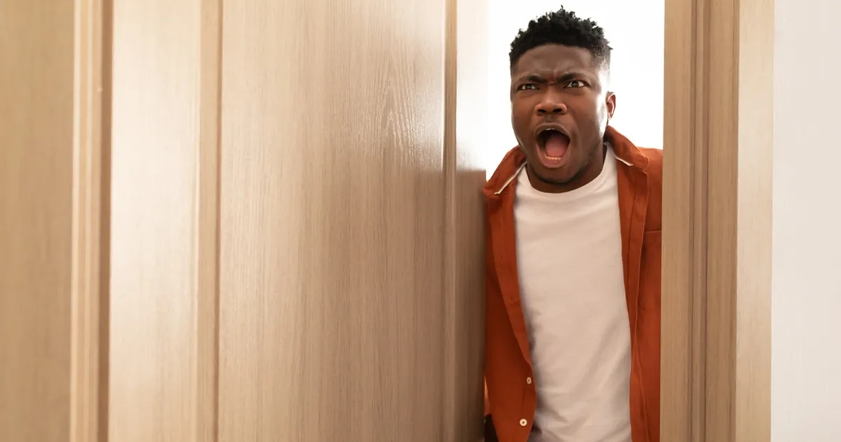 EHMATAV ⟩ Mehe uksekella helistas see ootamatu tegelane