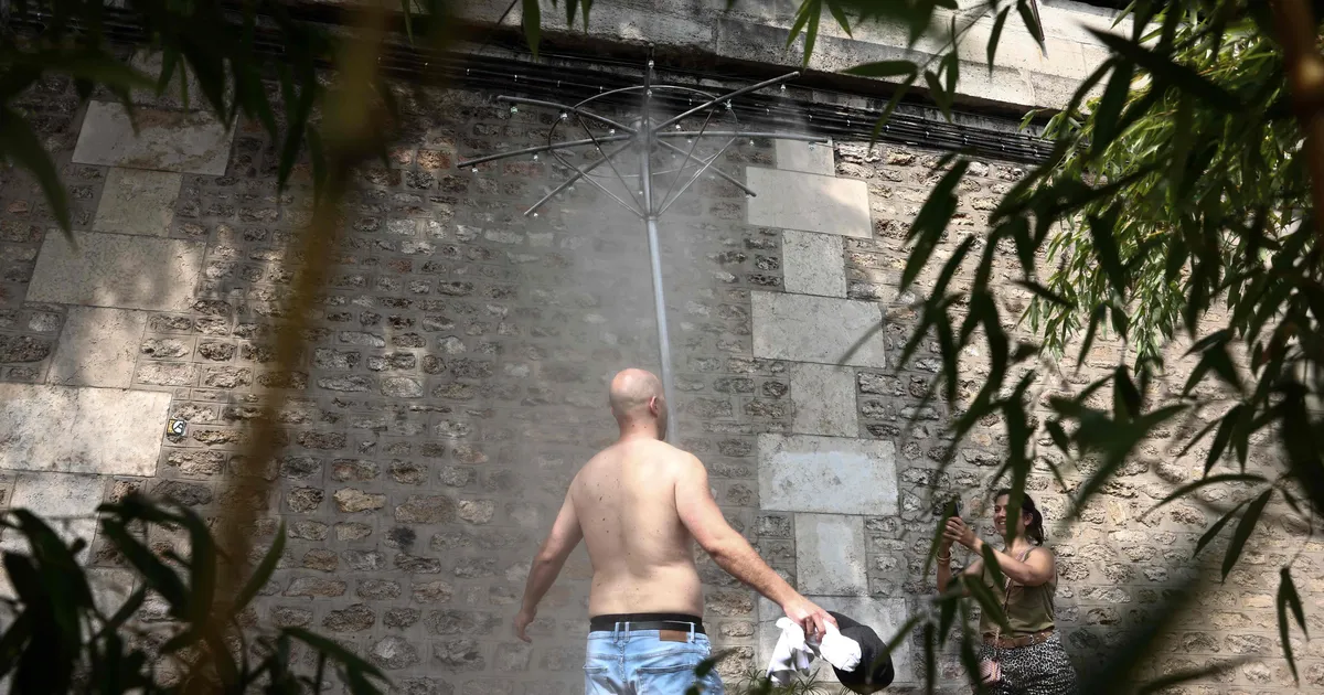 Prantsuse kuurordid trahvivad poolpaljaid inimesi