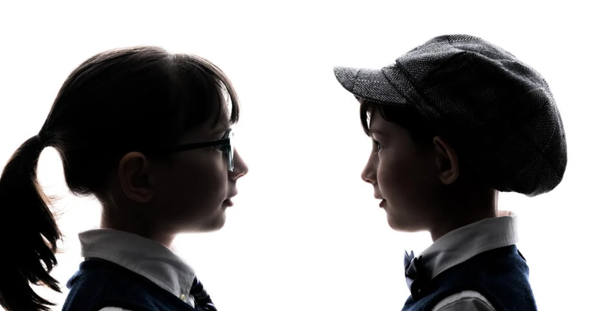 KÕHE ⟩ Optiline illusioon peidab laste nägudega fotol midagi ehmatavat