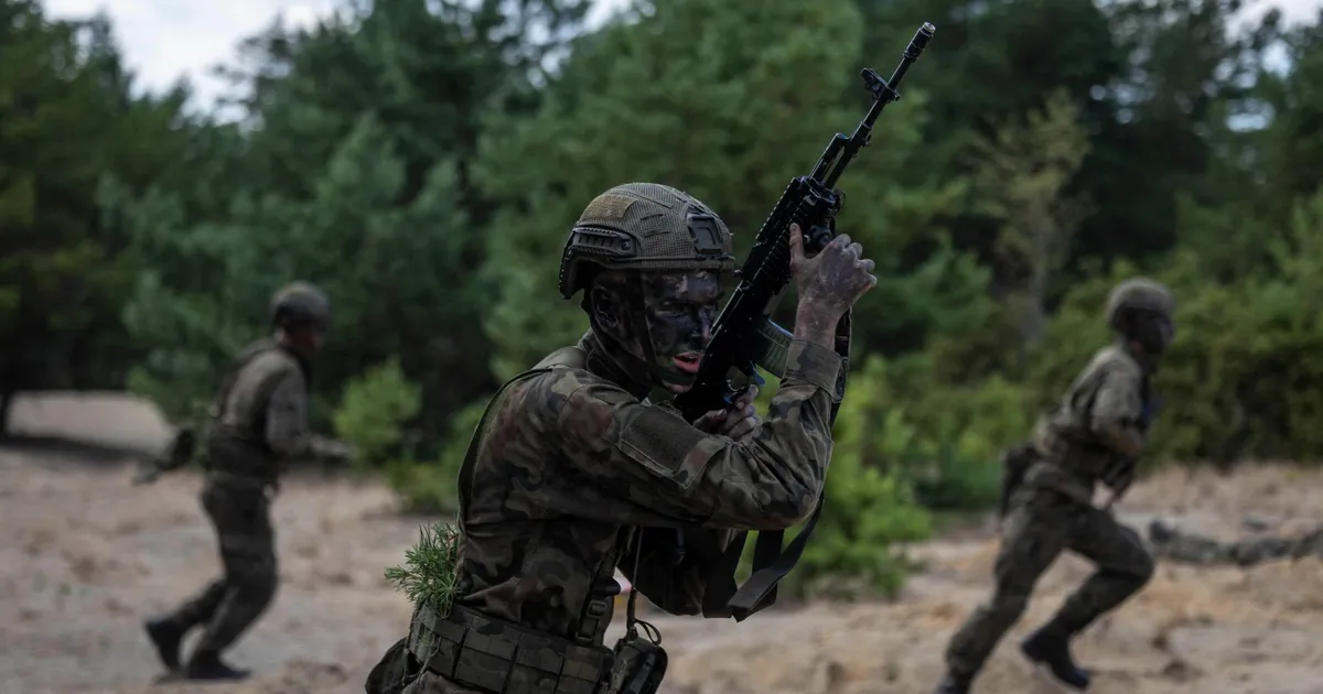 Noored poolakad veedavad suve armees: «See pole mingi puhkus»