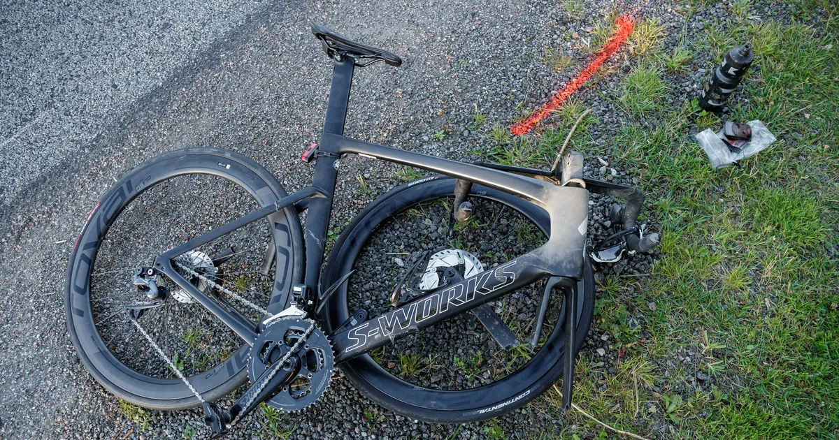 Noor autojuht rammis Jõgeva lähistel maanteel sõitnud ratturit