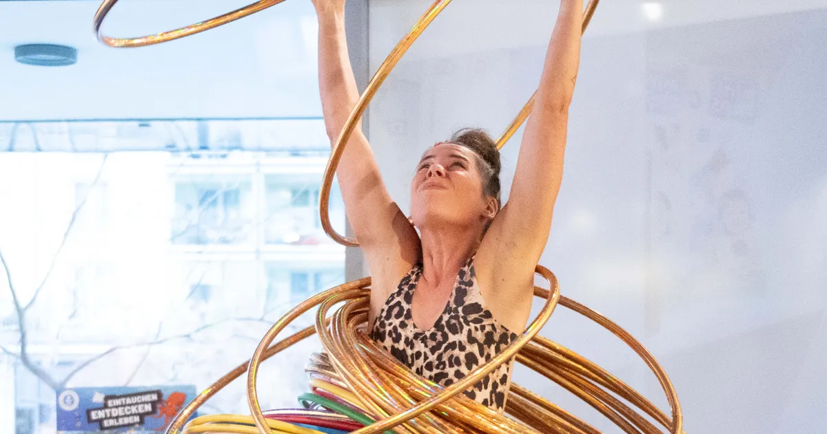 VIDEO ⟩ Hularõnga leiutaja suri 101-aastaselt